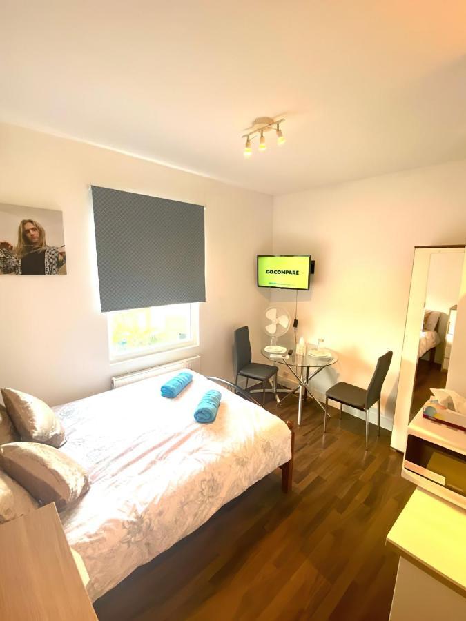 Апартаменты One Bed Studio Flat In Central Лондон Экстерьер фото