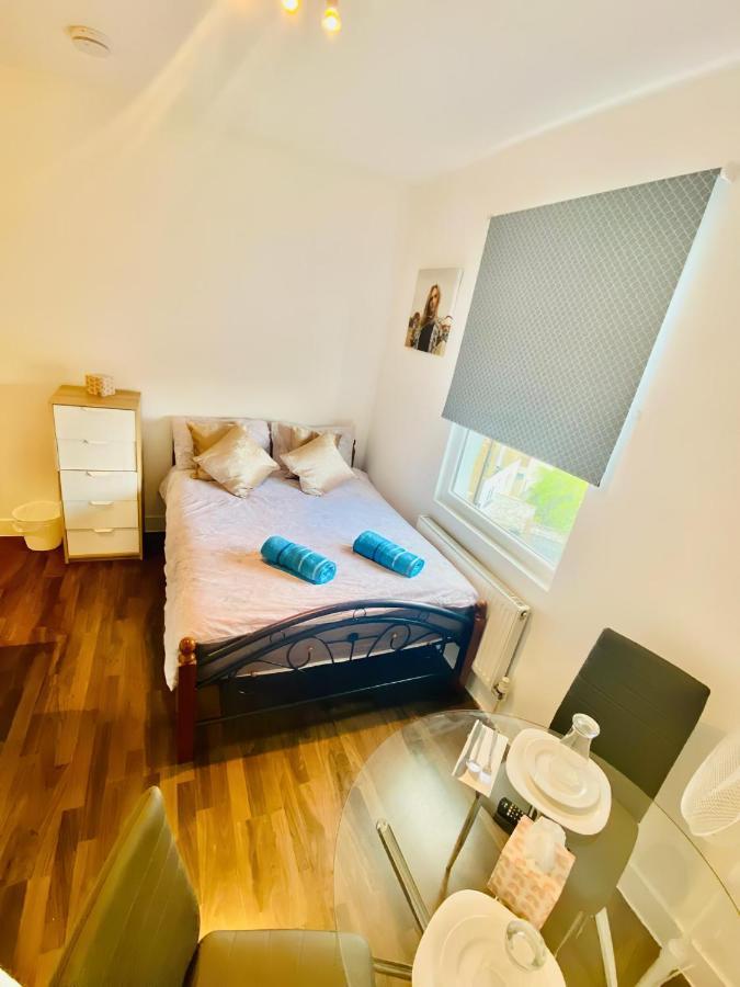 Апартаменты One Bed Studio Flat In Central Лондон Экстерьер фото